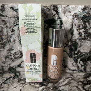 Clinique Beyond Perfecting Foundation
+ Concealer